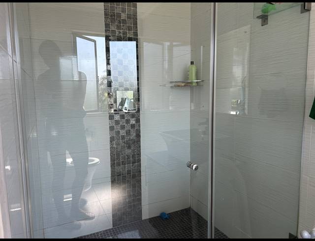 4 BEDROOM FREESTANDING FOR SALE IN PALM LAKES ESTATE